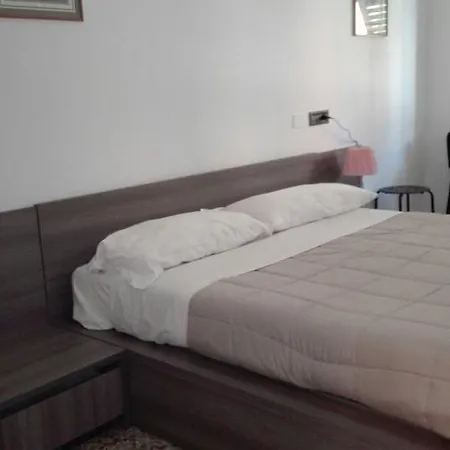 Sotto Il Duomo Guest house Genoa
